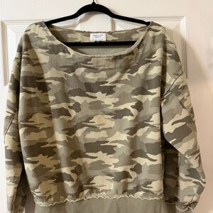 American Eagle Outfitters Camouflage Top in Green and Tan